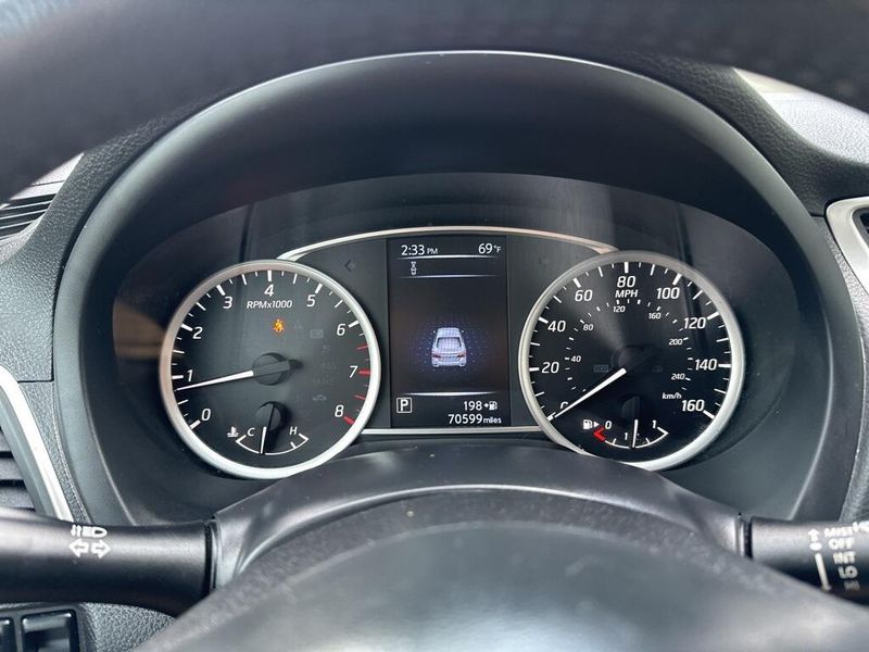 2018 Nissan Sentra SVImage 30