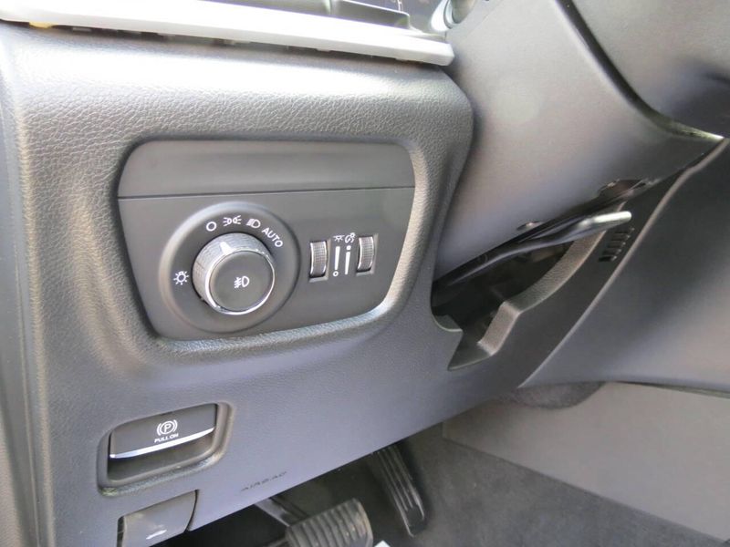 New 2026 Jeep Grand Cherokee L Limited 4x4Image 22