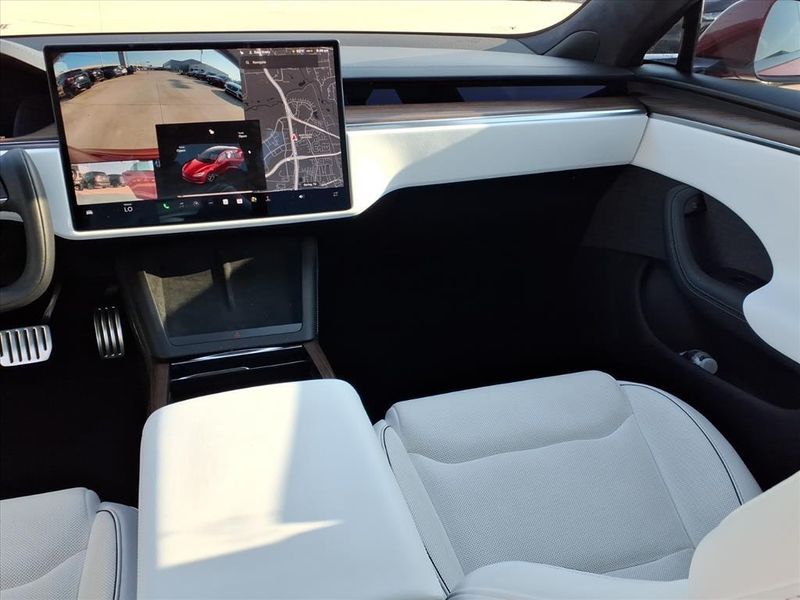 Used 2022 Tesla Model S PlaidImage 16