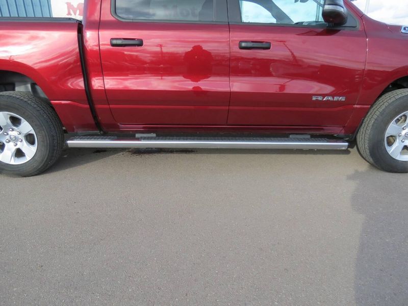 Used 2023 RAM 1500 Big Horn 4x4 4dr Crew Cab 5.6 ft. SB PickupImage 10