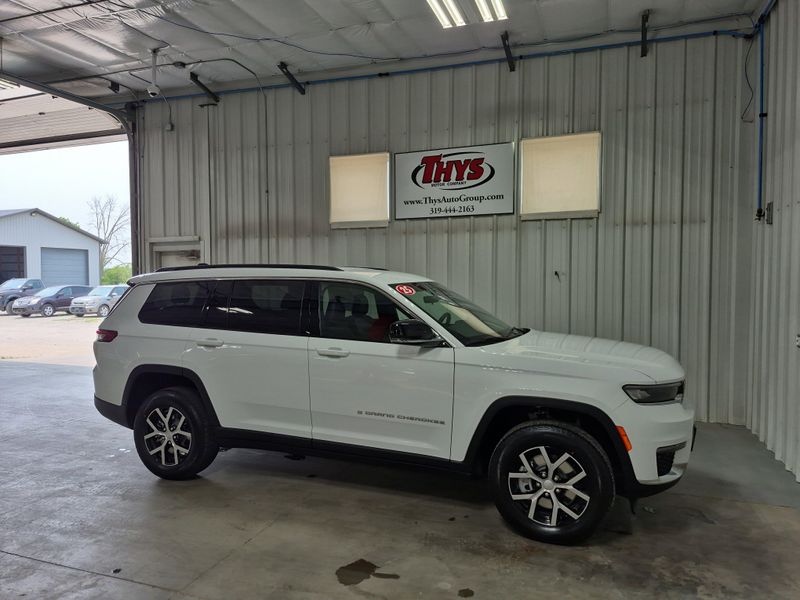 2025 Jeep Grand Cherokee L Limited 4x4Image 2
