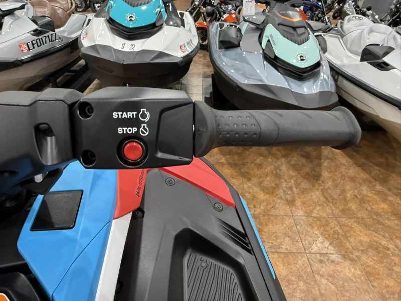 2025 Yamaha JETBLASTER DLX (2UP) Image 10