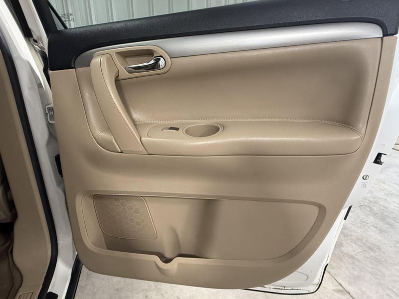 Used 2010 Saturn Outlook XE PremiumImage 9
