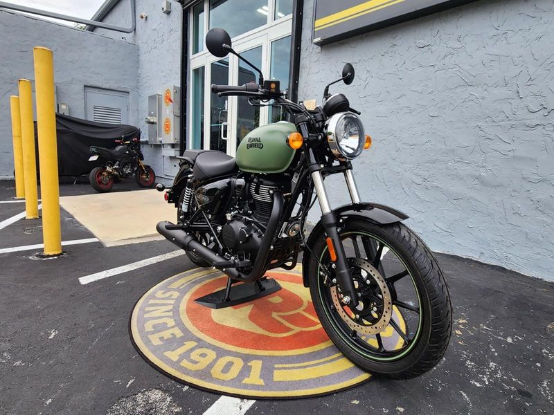 New 2024 Royal Enfield METEOR 350 Image 9