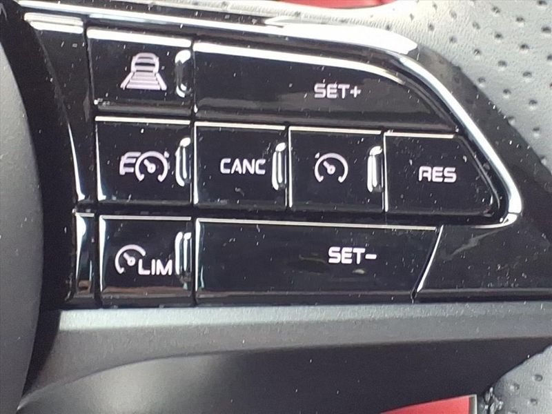 New 2026 Maserati Grecale ModenaImage 13