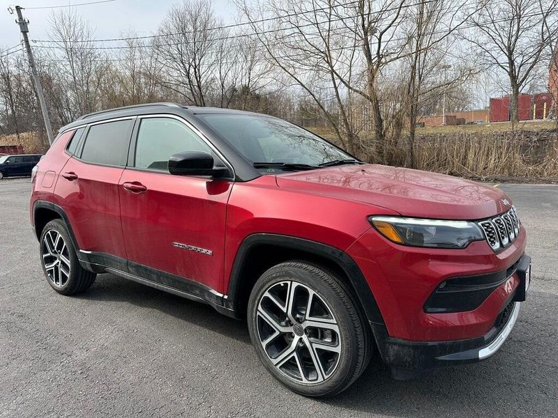 2025 Jeep Compass Limited 4x4Image 1