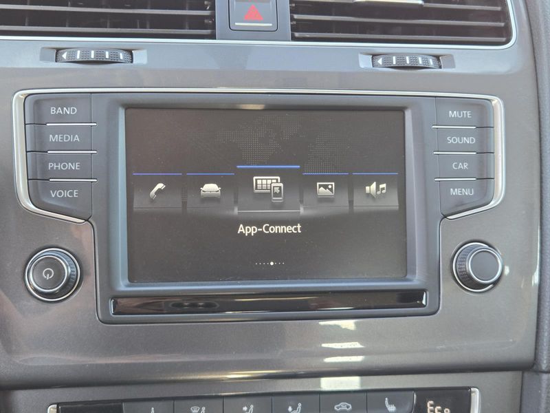 Used 2016 Volkswagen e-Golf 4dr HB SE