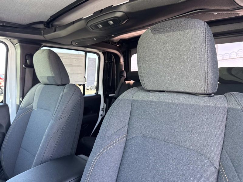 New 2026 Jeep Gladiator Sport S 4x4