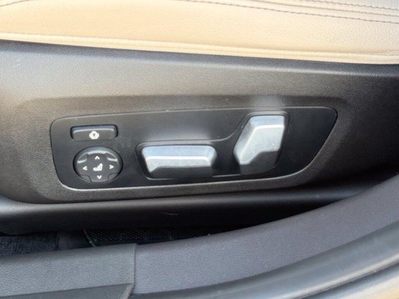 Used 2024 BMW 3 Series 330e iPerformanceImage 19