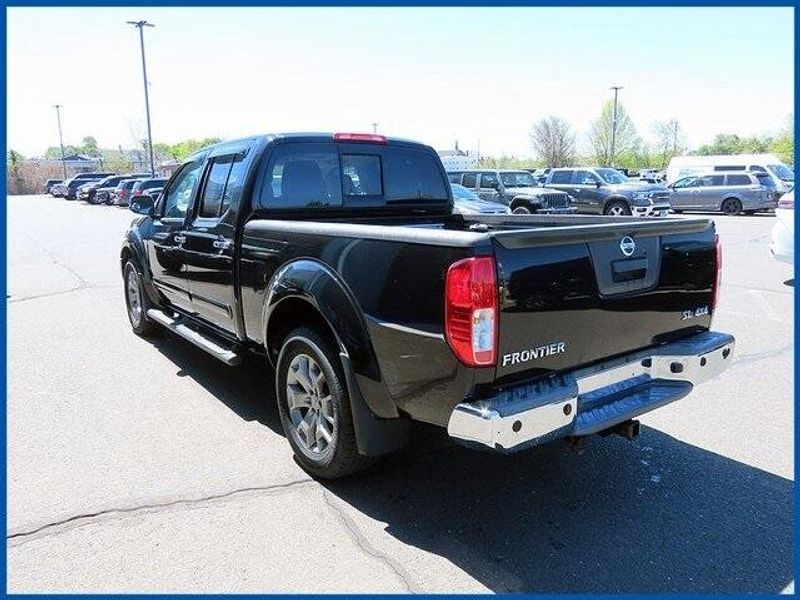 2016 Nissan Frontier SLImage 5