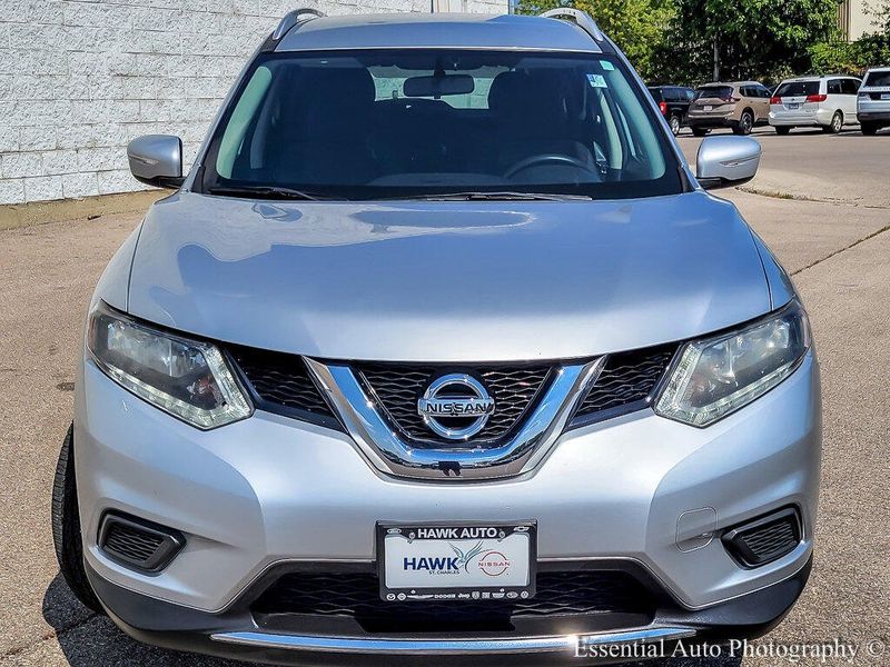 2015 Nissan Rogue SV photo 4