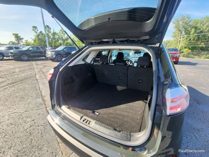 Used 2024 Ford Edge SE