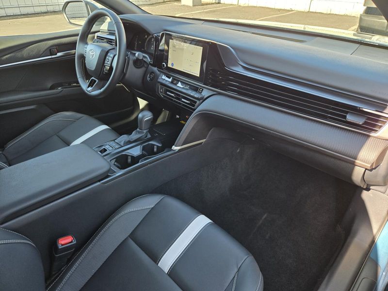 Used 2026 Toyota Camry SE (Natl)