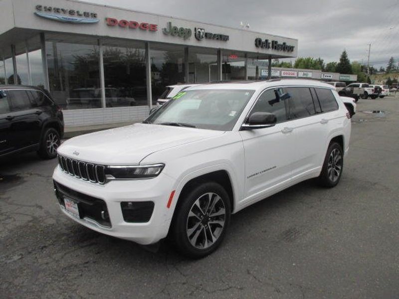 Used 2022 Jeep Grand Cherokee L OverlandImage 2