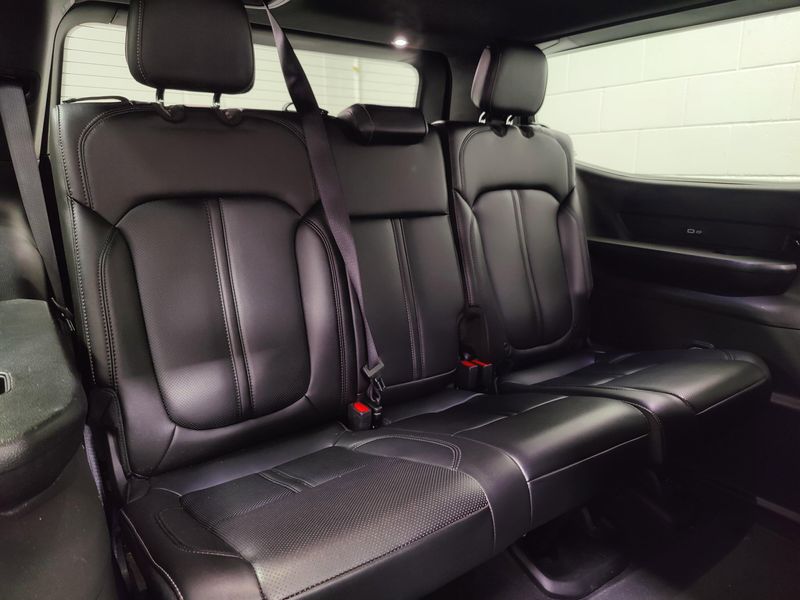 2023 Jeep Wagoneer 5.7L V6 4X4 w/Sunroof & NavImage 18