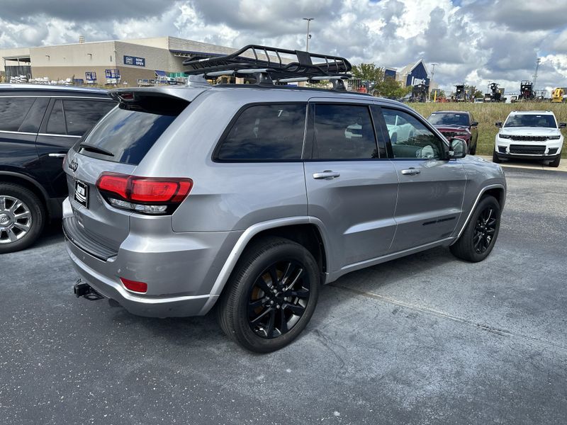 2018 Jeep Grand Cherokee Altitude photo 7