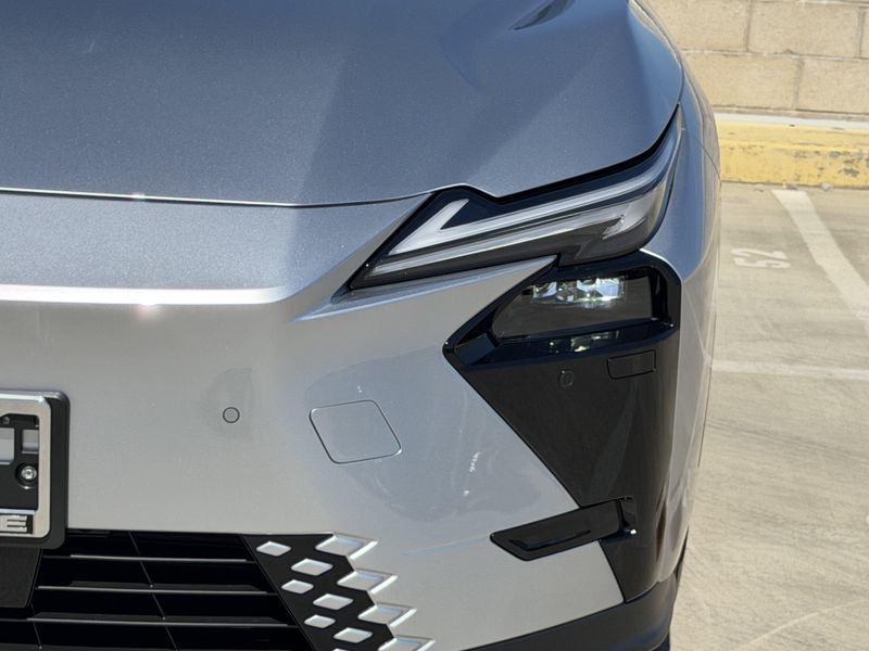 New 2026 Lexus ES 350e PremiumImage 7