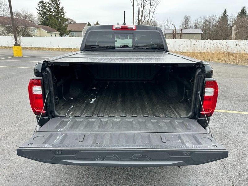 2023 GMC Canyon ElevationImage 18