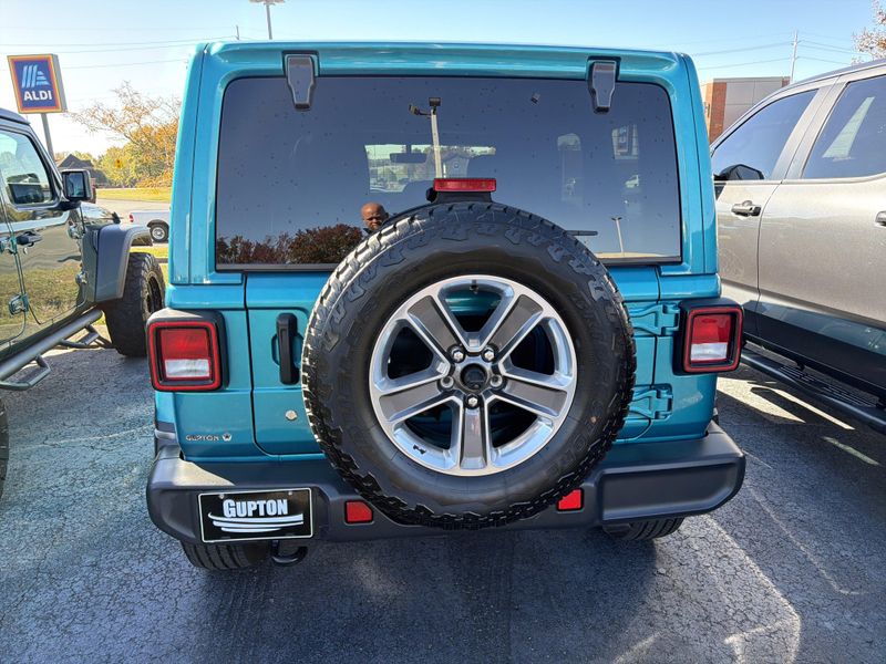 Used 2020 Jeep Wrangler Unlimited SaharaImage 9
