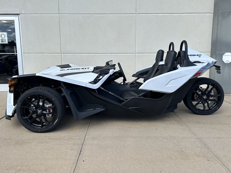 2024 Polaris SLINGSHOT S MANUALImage 2