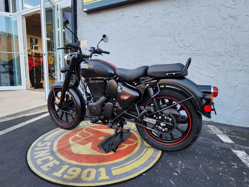 New 2024 Royal Enfield CLASSIC 350 Image 6