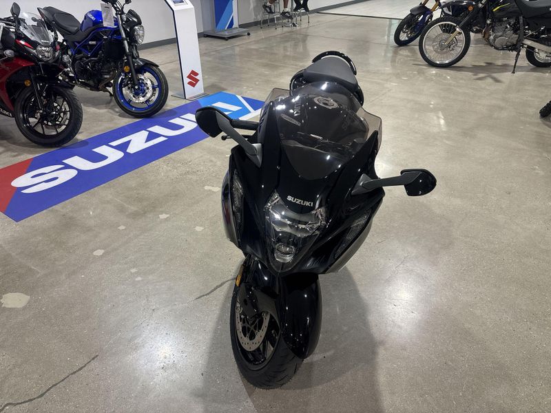 New 2027 Suzuki Hayabusa Image 11