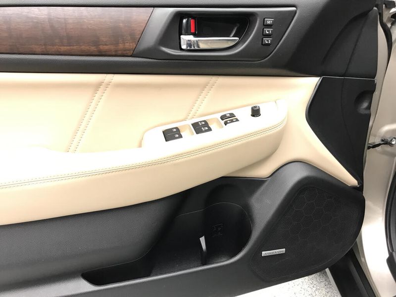 Used 2019 Subaru Outback LimitedImage 3