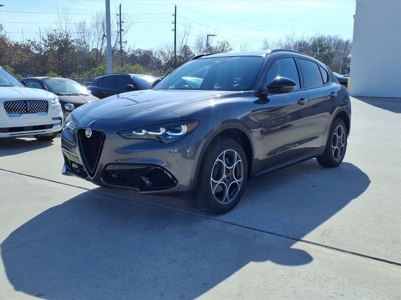 New 2026 Alfa Romeo Stelvio SprintImage 2