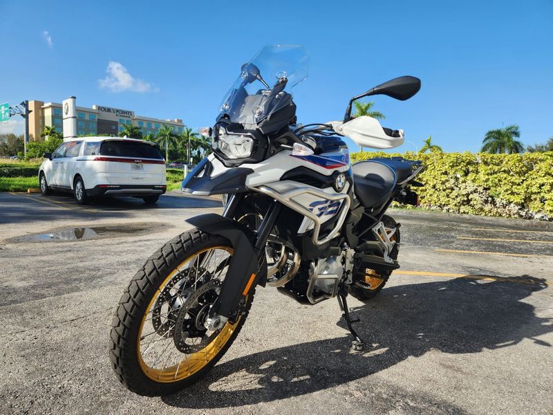 2020 BMW F 850 GS  in a LIGHT WHITE exterior color. BMW Motorcycles of Miami 786-845-0052 motorcyclesofmiami.com 