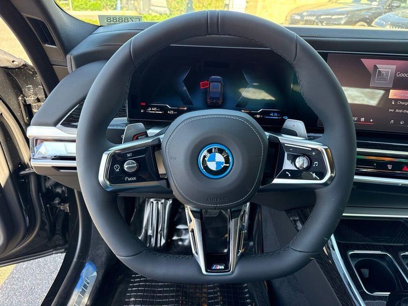 New 2026 BMW 7 Series 750e xDriveImage 17