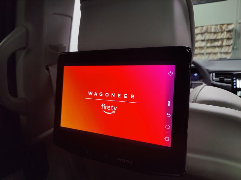 2024 Jeep Wagoneer Series III Premium 4x4 w/Conv/RSEImage 7
