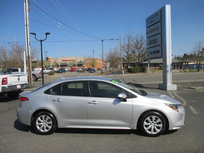 2022 Toyota Corolla LEImage 6