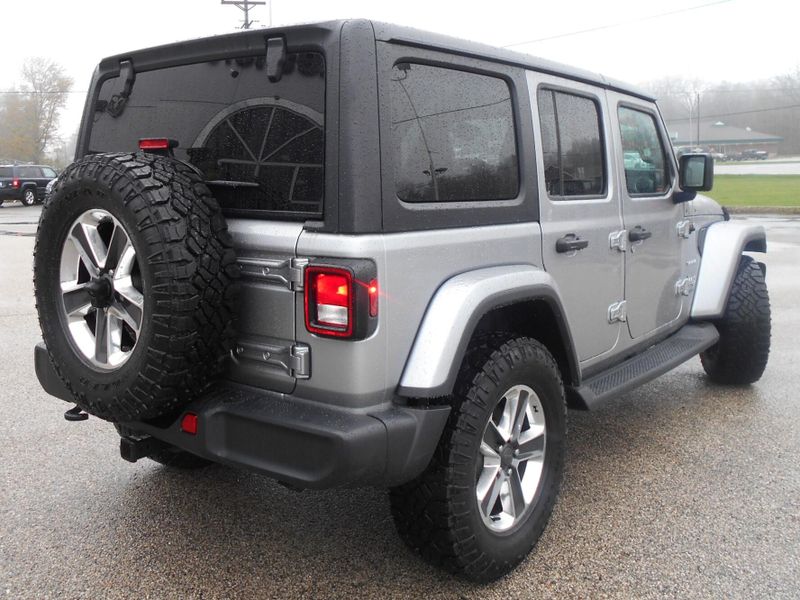 2018 Jeep Wrangler Unlimited SaharaImage 32