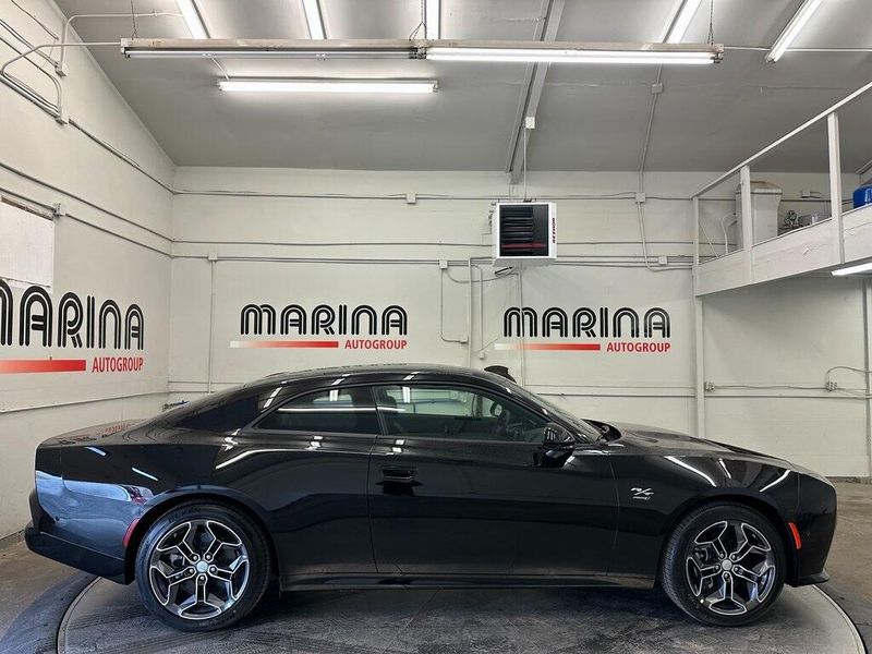 2025 Dodge Charger 2-door Daytona R/T AwdImage 4