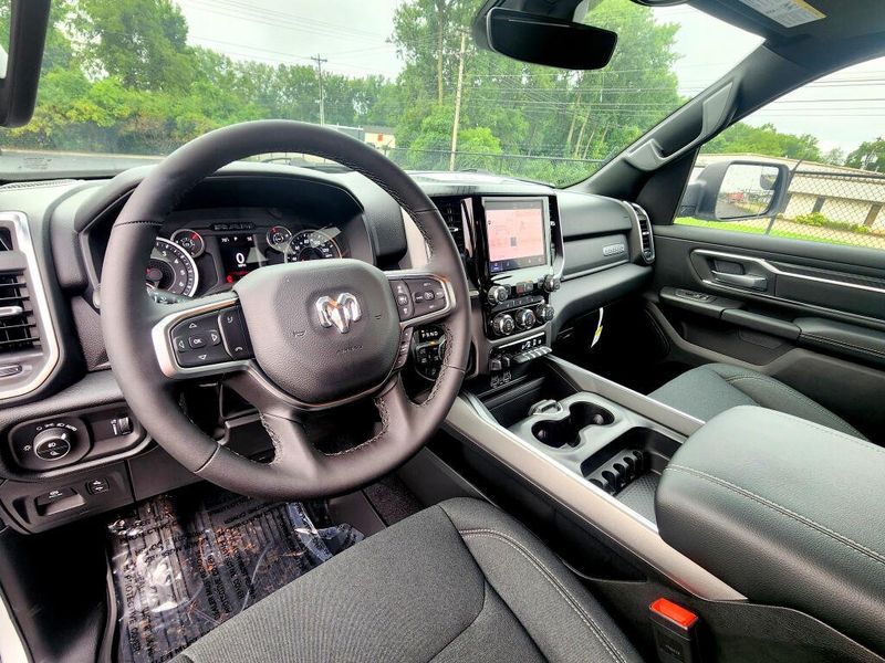 New 2026 RAM 1500 Big Horn Crew Cab 4x4 5'7' Box
