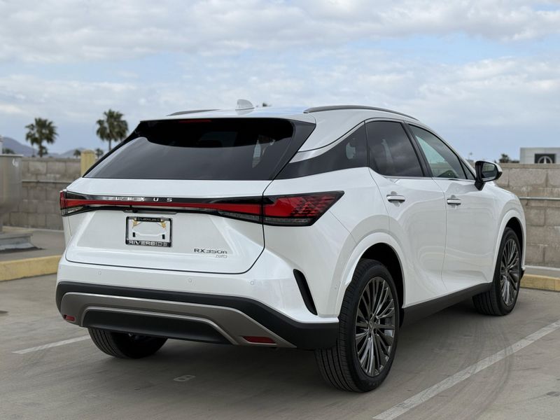 2025 Lexus RX Image 12