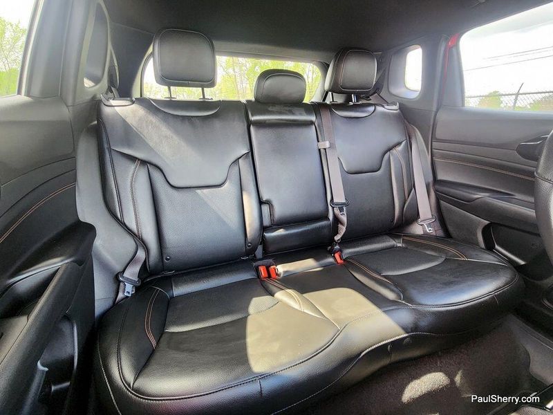 2022 Jeep Compass (RED) EditionImage 3