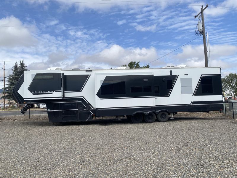Used 2024 BRINKLEY 3950 Image 3