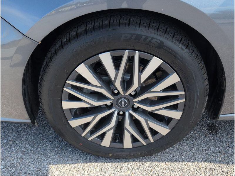 Used 2024 Nissan Altima 2.5 SVImage 9