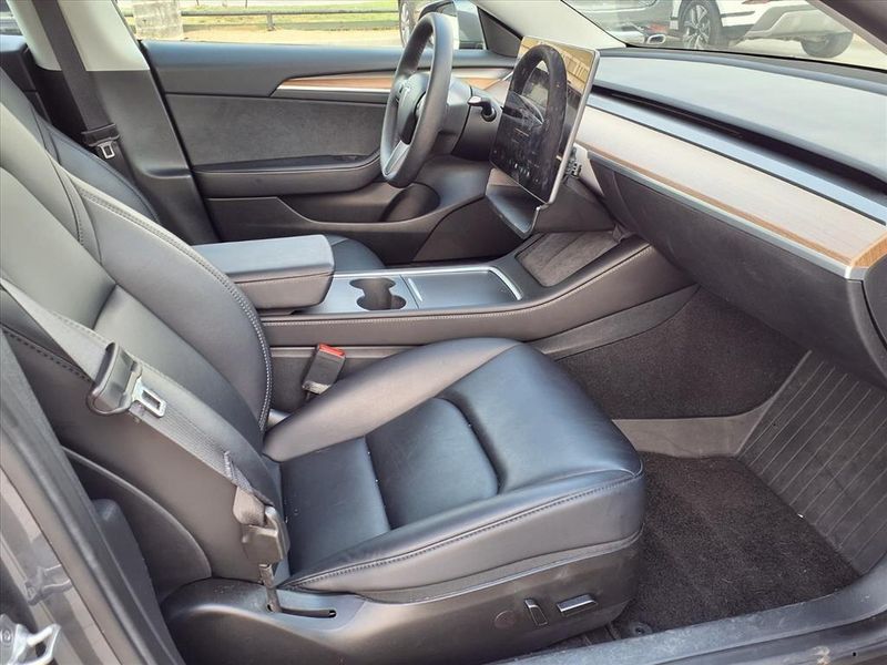 Used 2023 Tesla Model 3 BaseImage 10