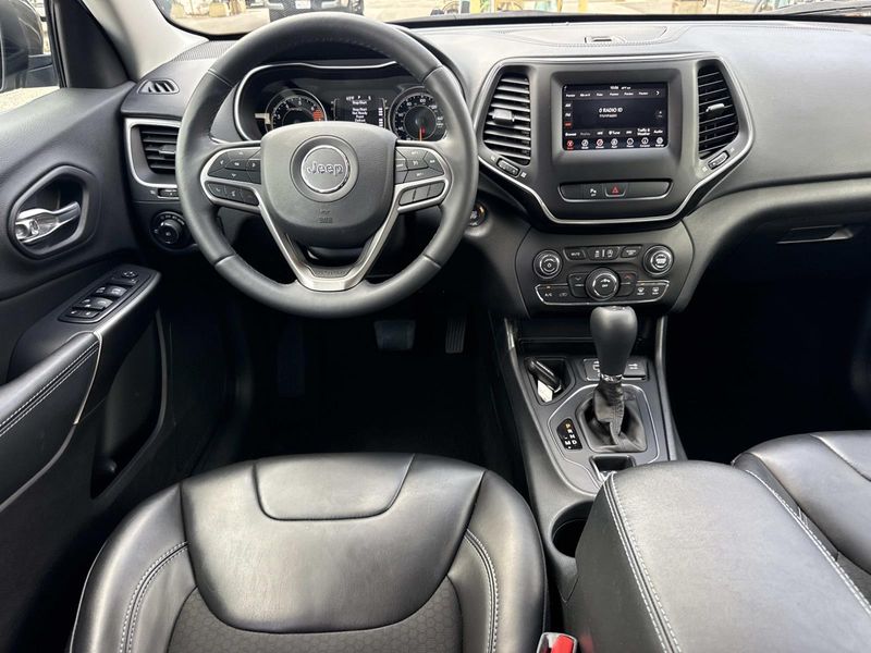 Used 2019 Jeep Cherokee Latitude Plus FWD