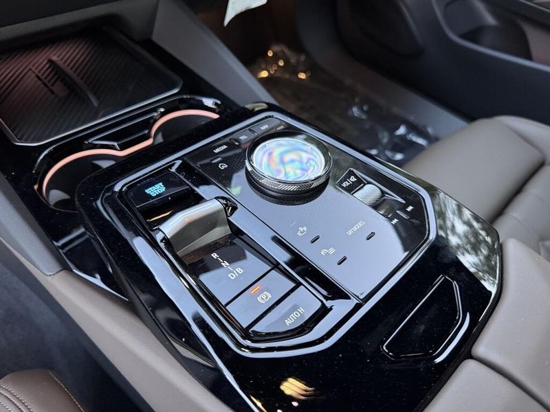 2025 BMW i5 xDrive40Image 25