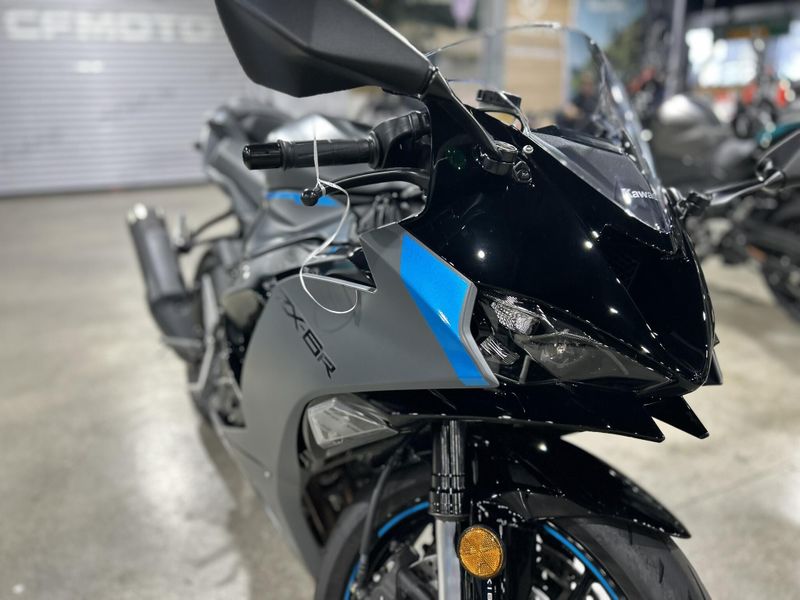 Used 2025 Kawasaki NINJA ZX-6R ABS Image 17