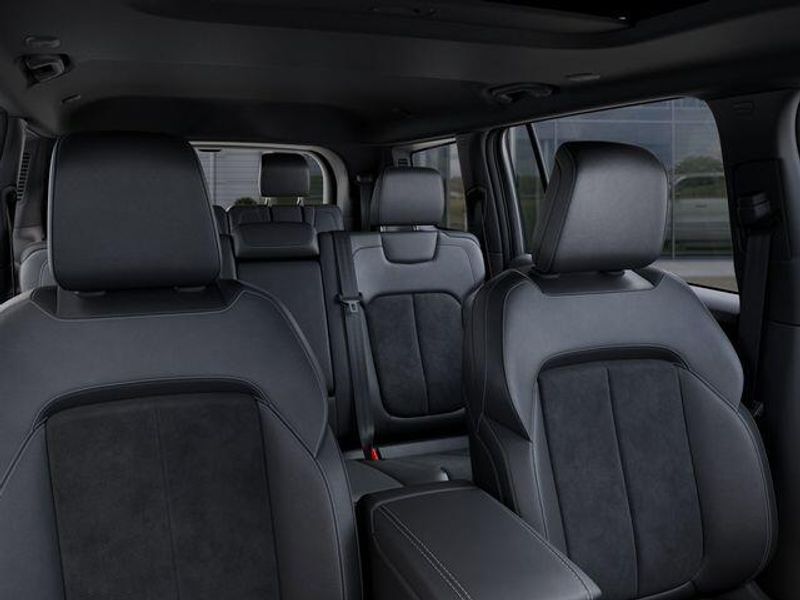 New 2026 Jeep Grand Cherokee L Laredo Altitude 4x4Image 26