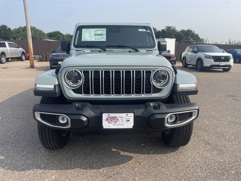 2024 Jeep Wrangler 4-door SaharaImage 3