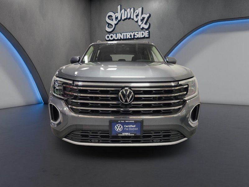 Used 2024 Volkswagen Atlas SE AWD w/TechnologyImage 2