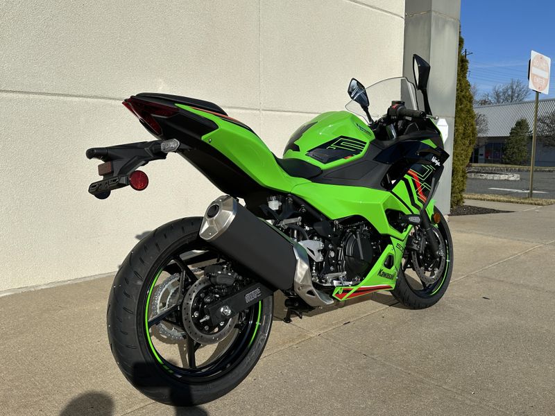 2024 Kawasaki Ninja 500 KRT Edition ABSImage 3