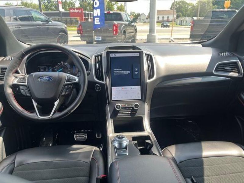 2022 Ford Edge ST Line