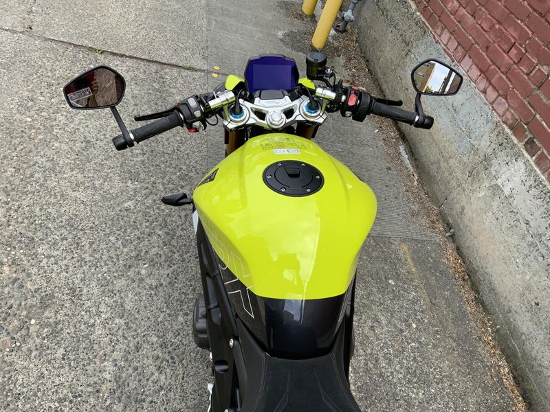 2025 Triumph SPEED TRIPLE 1200 RX 