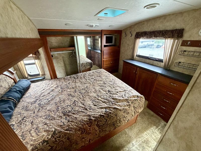 Used 2012 KEYSTONE COUGAR 318 SAB Image 13